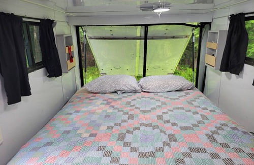 Underhill Maison | Uniquely private 1-bedroom RV in Underhill