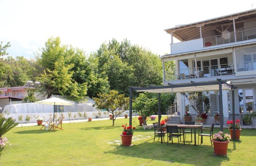 Skotina Appartement | Uniquely situated holiday flat, directly on the fine sandy beach, with far-reach