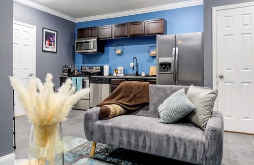 Southeast Maison | Uniquely Styled Private Suite