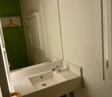 Haulchin Hôtel | Unisotel Valenciennes EX-hôtel F1