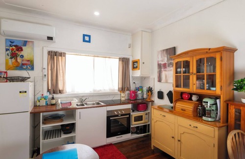 Cronulla Appartement | A welcoming and cosy unit that is near Wanda beach and Cronulla Golf Course