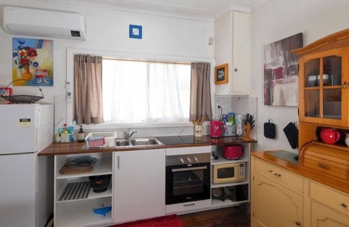 Cronulla Appartement | A welcoming and cosy unit that is near Wanda beach and Cronulla Golf Course