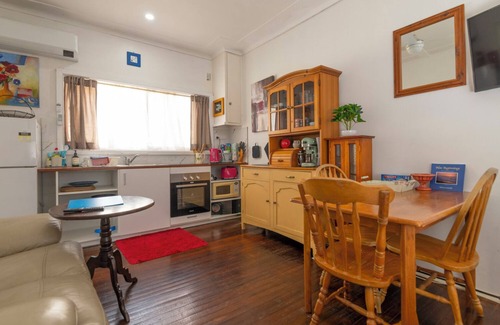 Cronulla Appartement | A welcoming and cosy unit that is near Wanda beach and Cronulla Golf Course