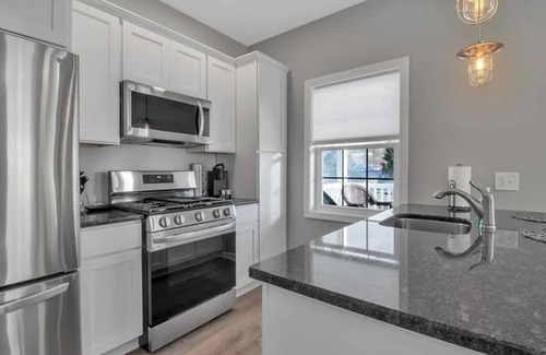 Lime Lake-Machias Maison | Unit 1 · Lime Lake Luxury 2BR Cottage