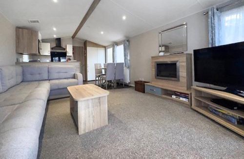 Weybourne Maison | Unit 44