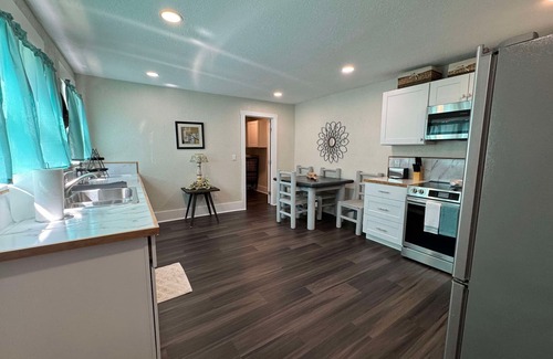 Globe Appartement | Unit 5 - Pinal Creek East - Gold Unit; 2-bedroom apartment with AC and WiFi
