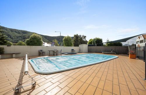 Waikawa Bay Appartement | Unit 8 Waterfront Holiday Home
