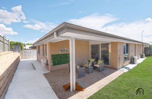 Pimpama Maison | Universal Movie World -Close to Everything