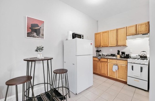 Spruce Hill Appartement | University City, Chic Studio Apartment by A.C.T.