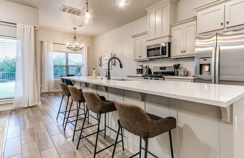Wheatland Maison | Unleash Your Family’s Next Adventure: Stunning 4 Bed in Yukon!