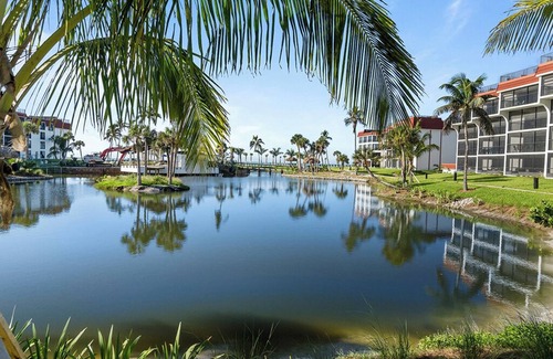 Sanibel Copropriété | Unmatched Beach View Elegance – Ground-Floor Condo Just Steps from the Sand
