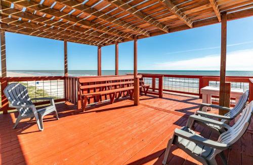 Surfside Beach Maison | Unobstructed Oceanfront SPECKLED TROUT Unit 5 Beach Pad!