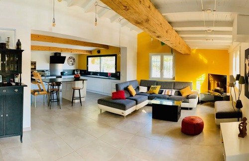 Caremeau Maison | Villa sans vis-à-vis piscine cuisine d'été salle de sport
