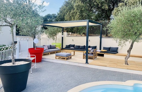 Caremeau Maison | Villa sans vis-à-vis piscine cuisine d'été salle de sport