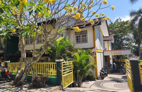 Mataram Lit Et Petit-Déjeuner | Unram Guesthouse