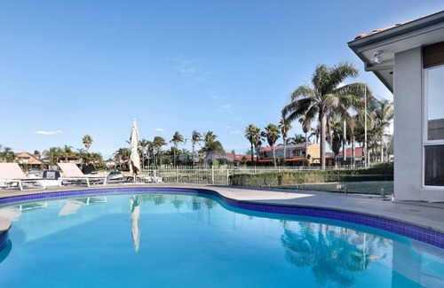 Patterson Lakes Maison | Unrivalled Family Entertainer on water