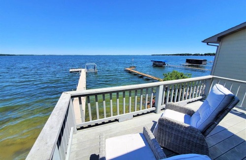 Spirit Lake Maison | Unsalted Shores on Big Spirit Lake