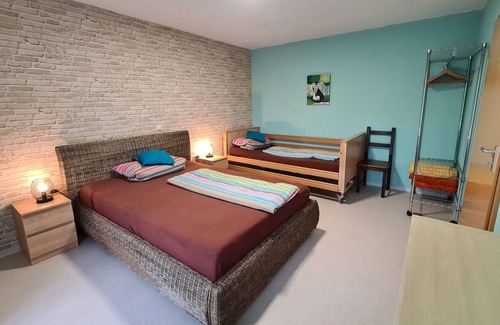 Gemarkung Tieringen Appartement | Untere Ferienwohnung, 70qm, Terrasse, 1 Schlafzimmer, max. 3 Personen