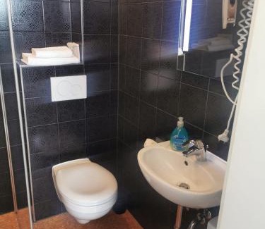 Bramow Appartement | Unterwegs ins Apartmenthaus ehemalige Apartmenthaus Unterwegs