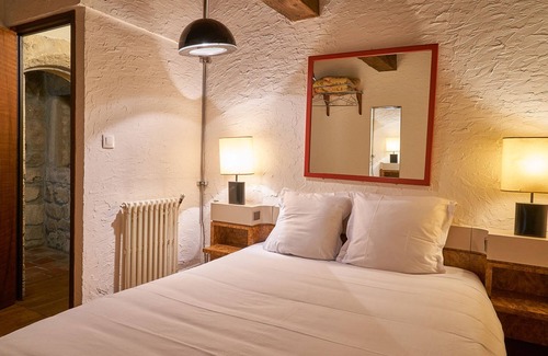 Sourzy Maison | Unusual accommodations available in Chambre d'Hôtes