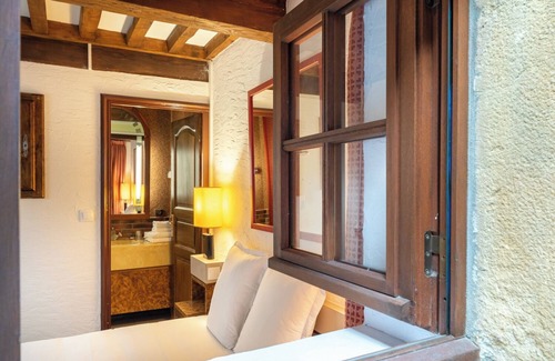 Sourzy Maison | Unusual accommodations available in Chambre d'Hôtes