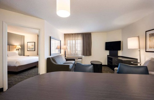 Nassau Bay Hôtel | Unwind and Discover Houston! Two 1BR Pet-Friendly Suites With Kitchen!