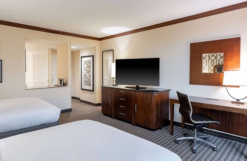 Alexandria West Hôtel | Unwind and Indulge In Our Oasis! 2 Swimming Pools, Pet-friendly Property!