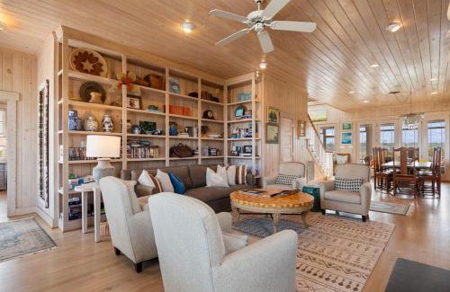 Pawleys Island Maison | Unwind and Indulge at Five Stars Beach Home