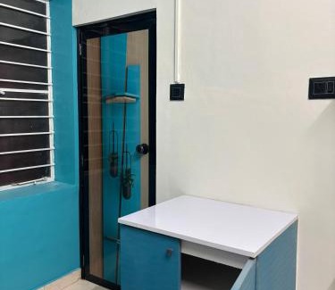 Kazhakuttam Appartement | Unwind at Blue Lagoon - quiet, cozy and connected
