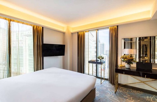 Portsoken Hôtel | Unwind in Central London! Ancient City Wall Views—Minutes to Tower Bridge