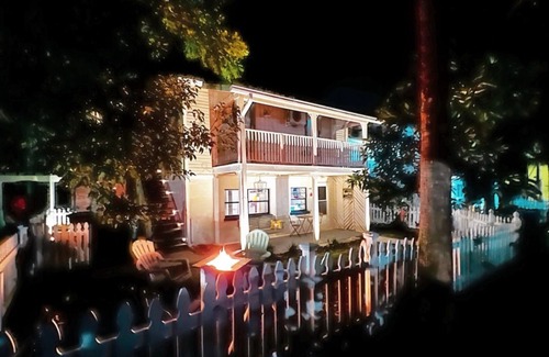 DeLand Maison | Unwind in DeLand: Fire Pit Nights & Downtown Delights!