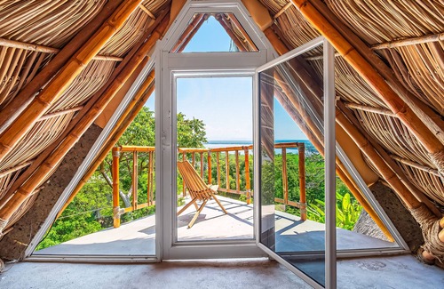 Isla Navidad Villa | Unwind in Paradise: A Serene Getaway in Isla de Navidad