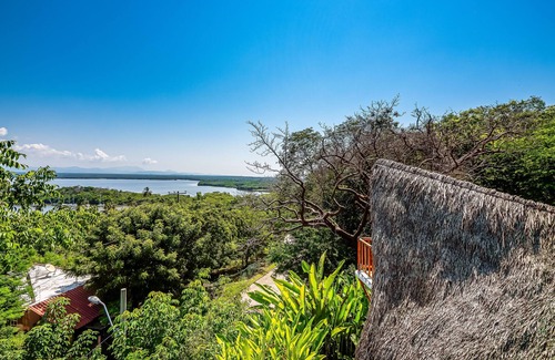 Isla Navidad Villa | Unwind in Paradise: A Serene Getaway in Isla de Navidad