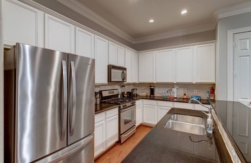 Lazybrook/Timbergrove Maison | Unwind in this cozy central home