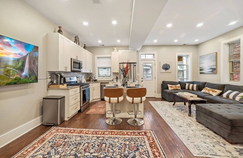 Northeast Appartement | Unwind in Tranquility: Blocks from Capitol Hill and H Street Corridor Retreat
