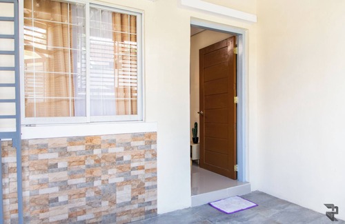 Angeles City Maison | Up to 18 Guest Near Aqua Planet & Clark international Speedway