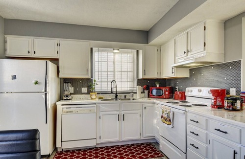 Pottawattamie County Appartement | Updated 1 Bedroom Apartment A Stone's Throw From Downtown Omaha