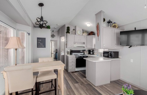Mesa Maison | Updated 1-bedroom queen/ Free WiFi, AC Resort of Greenfield Village Mesa 55+
