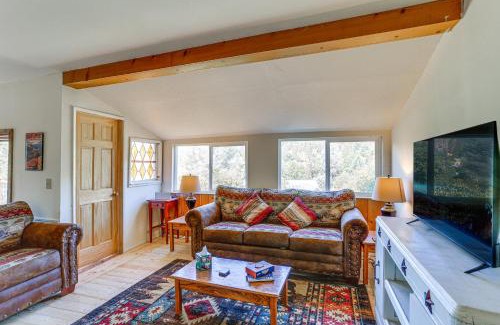 Lewiston Maison | Updated Cabin in Lewiston Historical District!