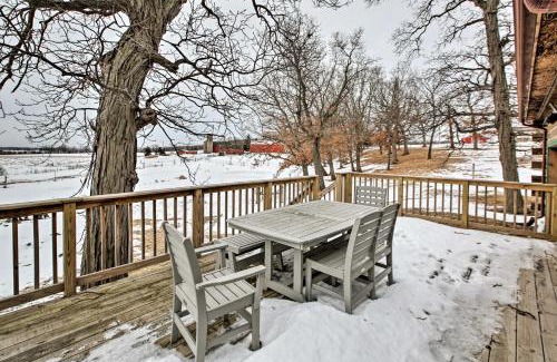 Burlington Maison | Updated Cabin on 7 Acres - Day Trip to Lake Geneva