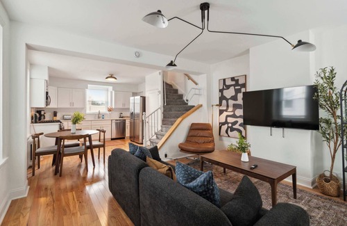 Manayunk Maison | Updated Corner Rowhome with Parking, Sleeps 8