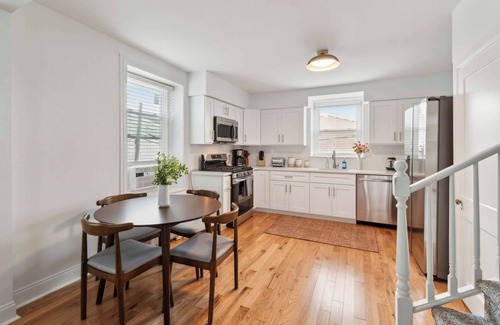 Manayunk Maison | Updated Corner Rowhome with Parking, Sleeps 8