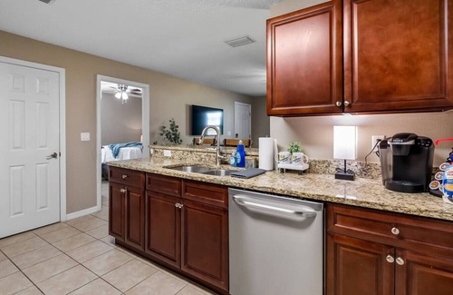 Clermont Appartement | Updated Downtown Clermont Suite 837