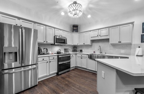 Downtown Louisville Copropriété | Updated Downtown Condo, King Bed, Free Parking