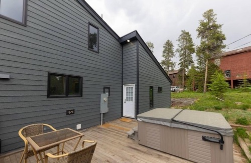 Dillon Maison | Newly Updated Home, Private Hot Tub, Downtown Dillon