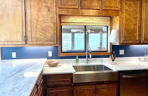 Iuka Maison | Updated lake house on beautiful Bear Creek!