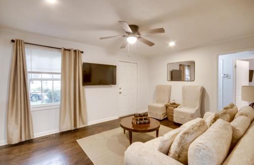 Greenwood Maison | Updated North Greenwood Cottage Less Than 1 Mi to Dtwn!