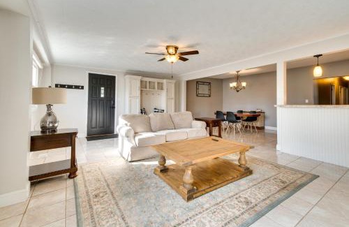 Robinson Appartement | Updated Robinson Vacation Rental with Fireplace!