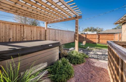Amarillo Maison | Updated stay Cozy with Hot Tub (2023 Model)
