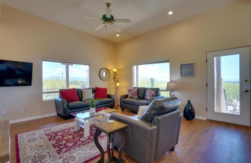 Tucson Maison | Updated Tucson Home with Panoramic Mtn Views and Pool!